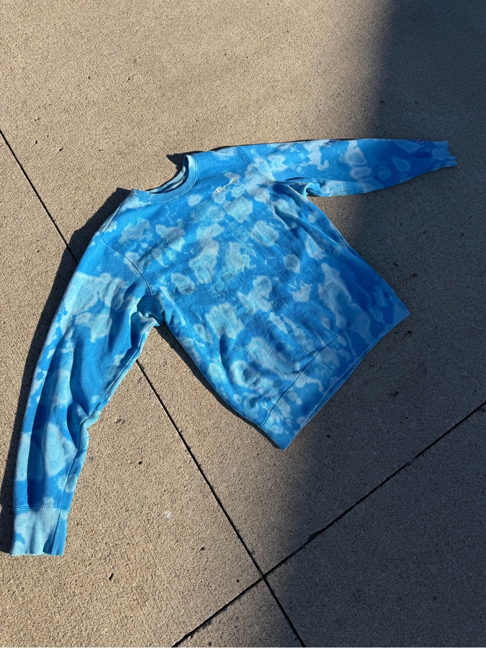 Champion Men's Blue Tie-Dye Crewneck Sweatshirt